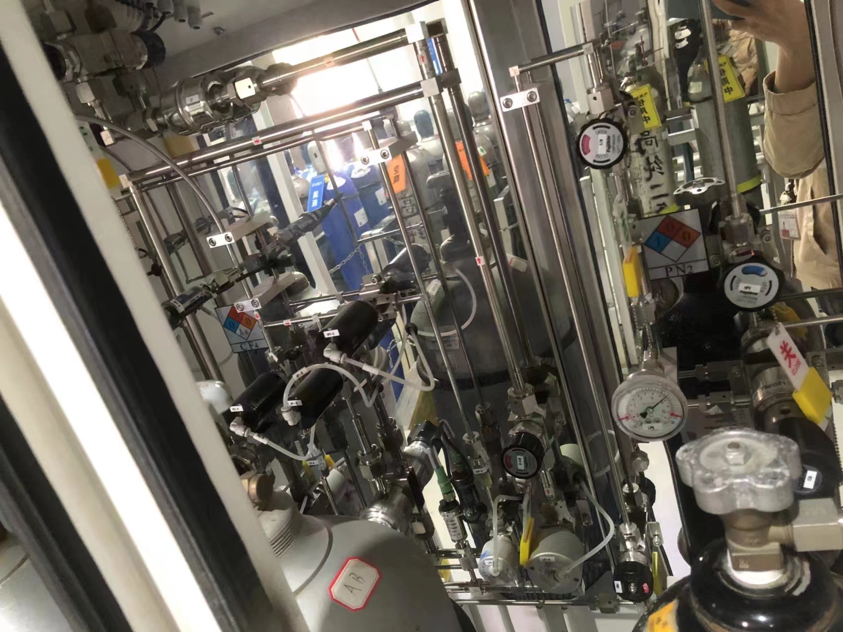 赋能高精尖制造，以核心技术攻克特气与电子厂管道安装难题_复制